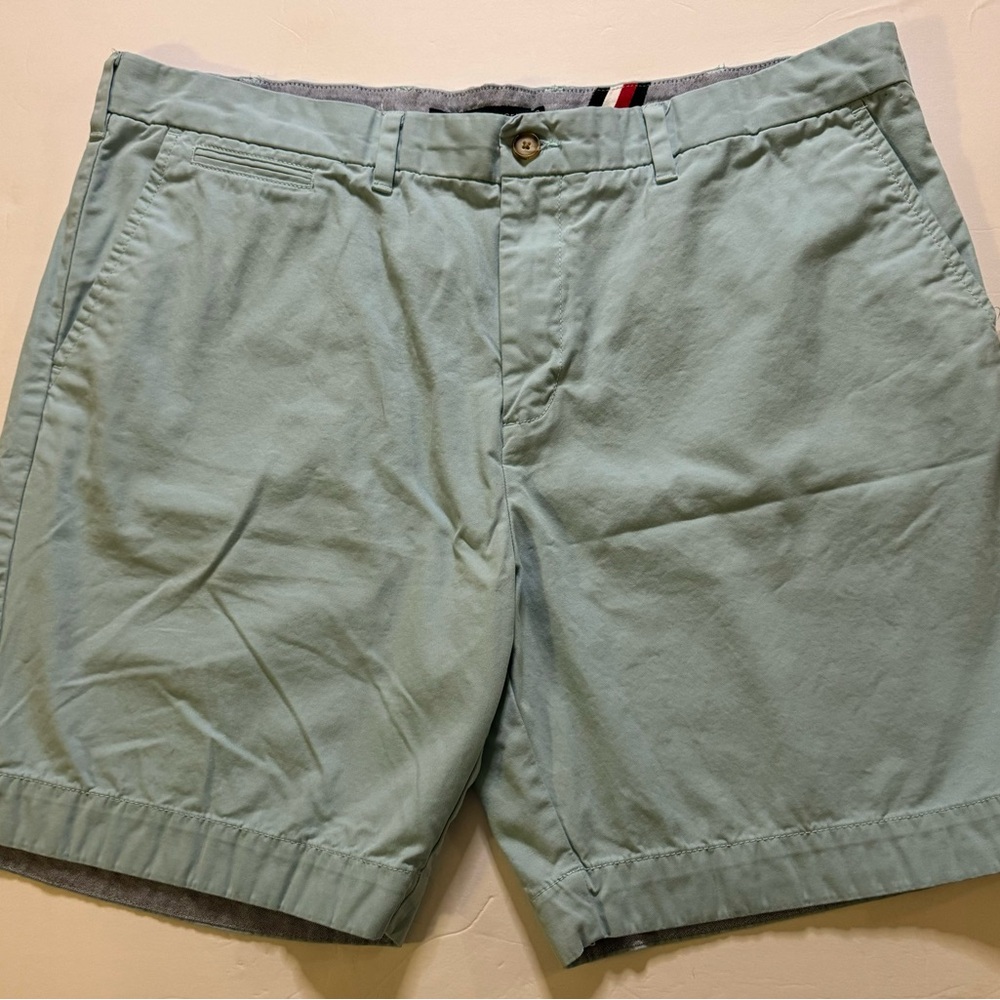 Tommy Hilfiger Men’s 40 Bermuda Shorts Size 40 Chino 100% Cotton Light Blue EUC